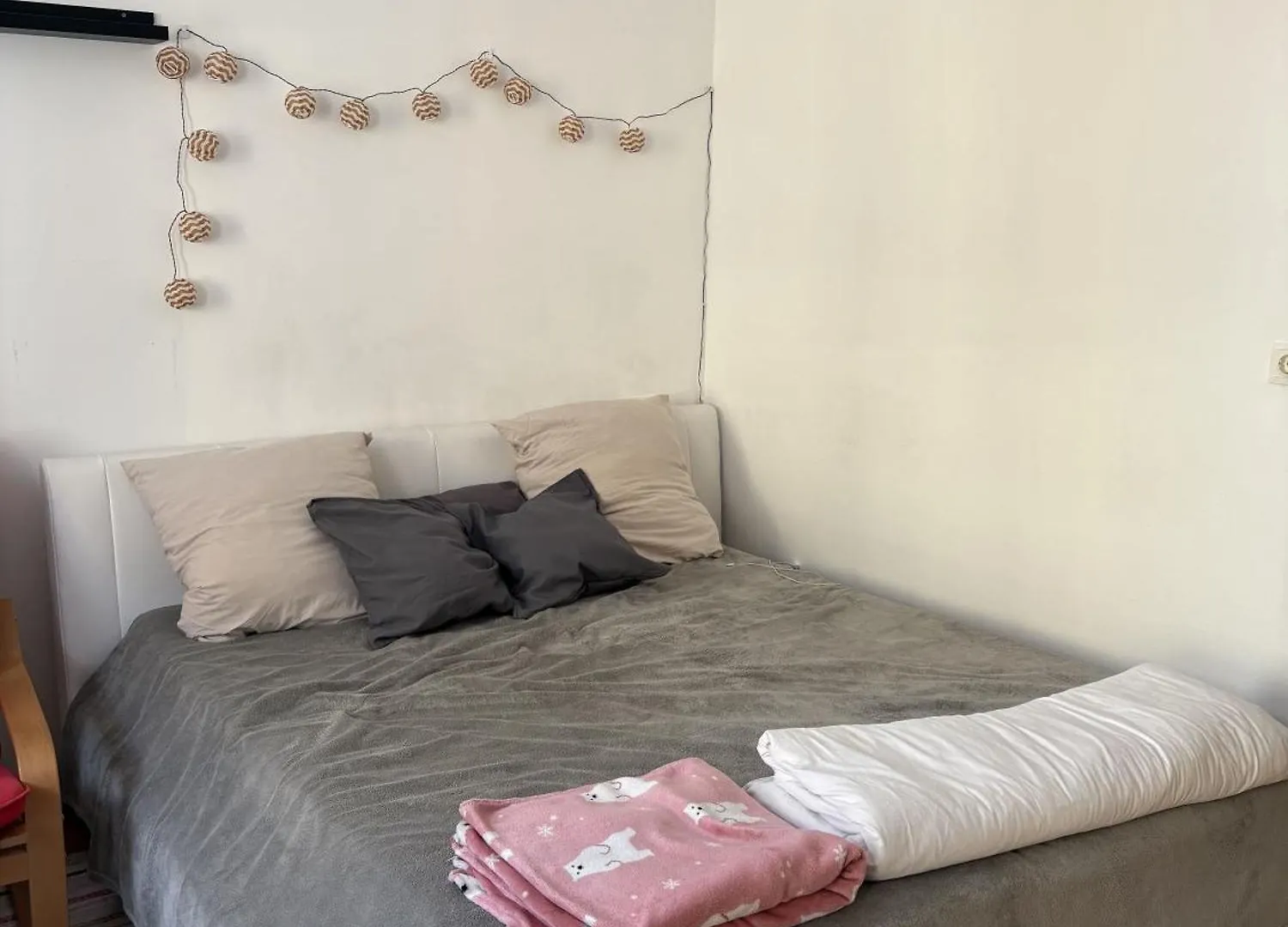 Charming & Calm 1-Bedroom Apartment In Lovely Vienna With Garden